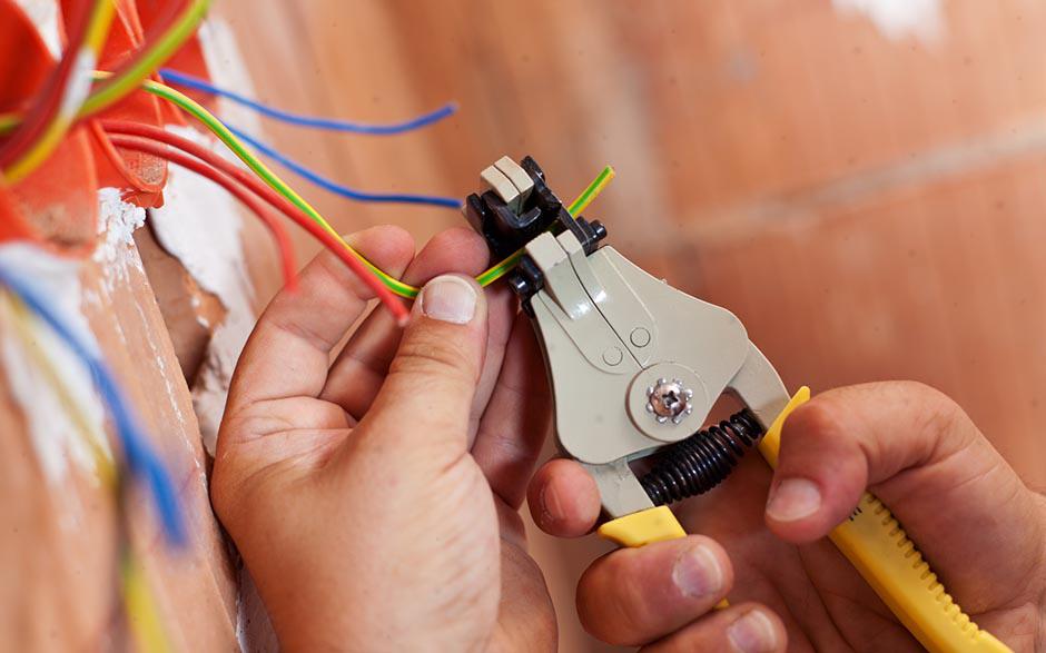 je recherche un électricien Chambourcy